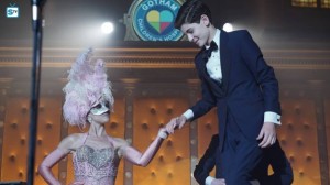 Gotham_2-3_bruce-magicshow