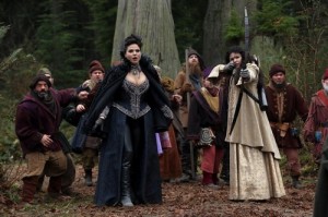 Regina forms an alliance with the Snow White (Ginnifer Goodwin), the Seven Dwarves and Robin Hood and his Merry Men to face the Wicked Witch who has taken over Regina's castle