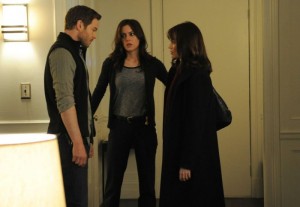 Carrie Cooke (Sprague Grayden) visits Ryan's apartment after airing the video of Joe Carroll. There she meets Weston and Max (Jessica Stroup).