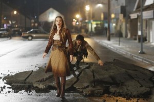 Alice (Sophie Lowe) and Cyrus (Peter Gadiot) visit Storybrooke in search of the Knave's heart.